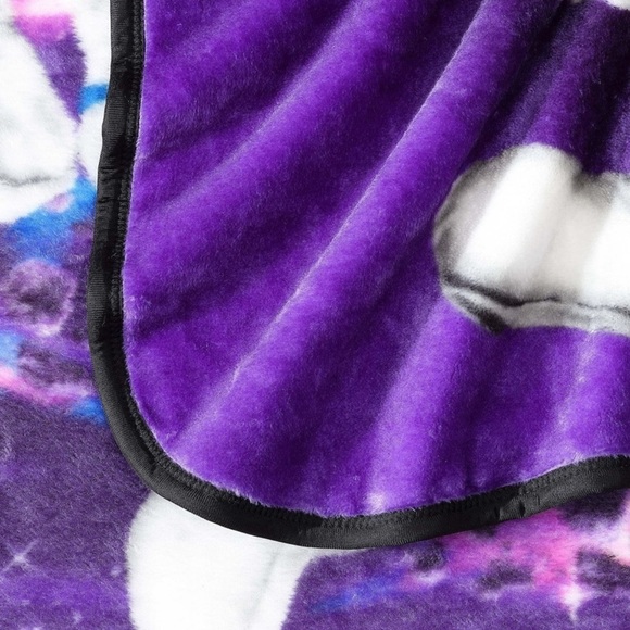 WILD FRONTIER PLUSH THROW WILDERNESS SPACE CATS ASTRONAUT 50" X 60" Soft - Picture 3 of 8